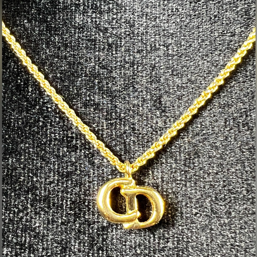 Christian Dior CD Logo Pendant Necklace Gold EUC Collector's Item - Vintage - Picture 3 of 10